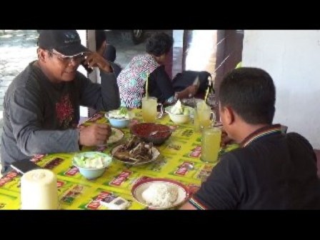 Mencicipi Blengong Goreng, Kuliner Khas Tegal